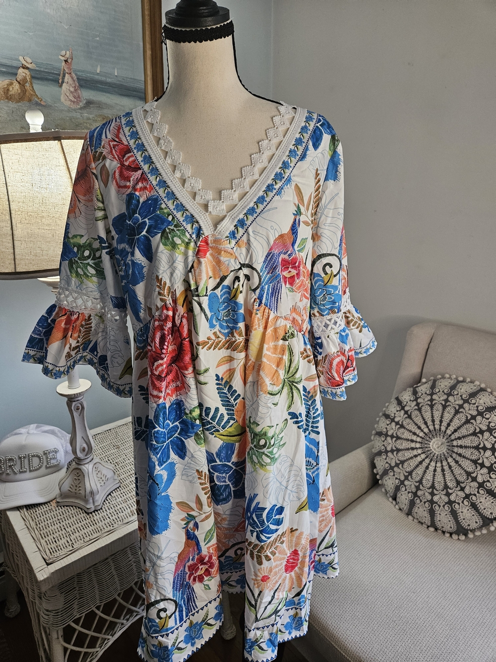Cupshe White Floral V-Neck Boho Tunic with Blue & Red Accents